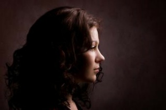 piękne-kobiety-portret_19-121745