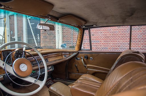 pracie_tapicerek_samochodowych